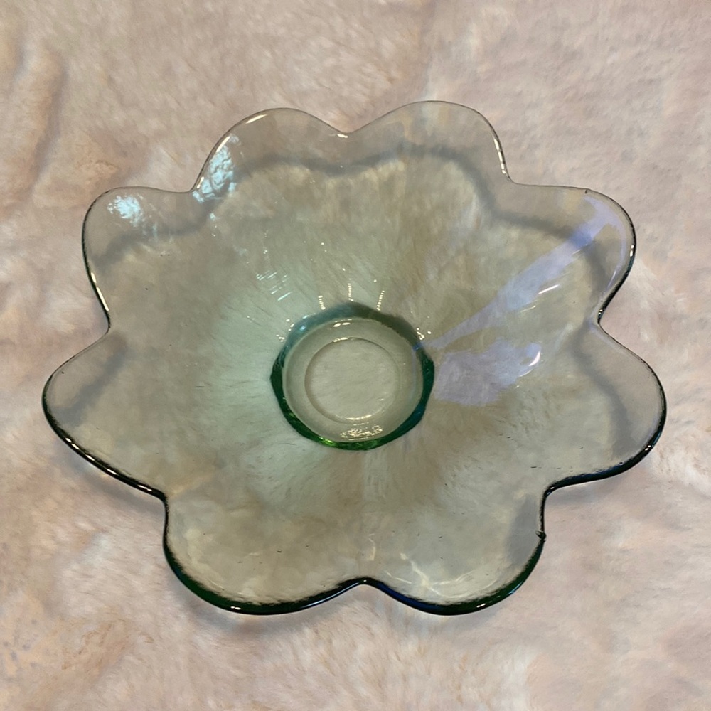Green recycled glass petal bowl